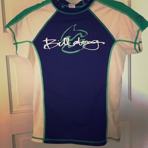 Surfing rash guard billabong